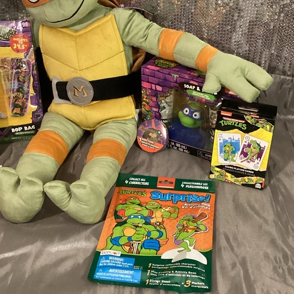 NWT Teenage Mutant Ninja Turtles Toy Gift Bundle- 9pc. - Picture 4 of 16